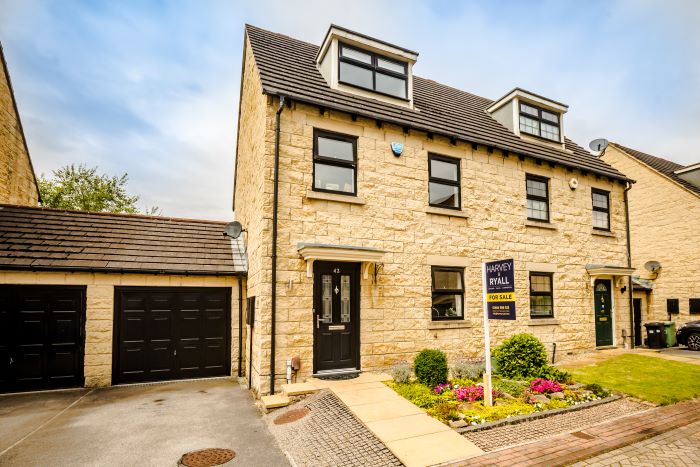 Fell Grove, Huddersfield, West Yorkshire, HD2